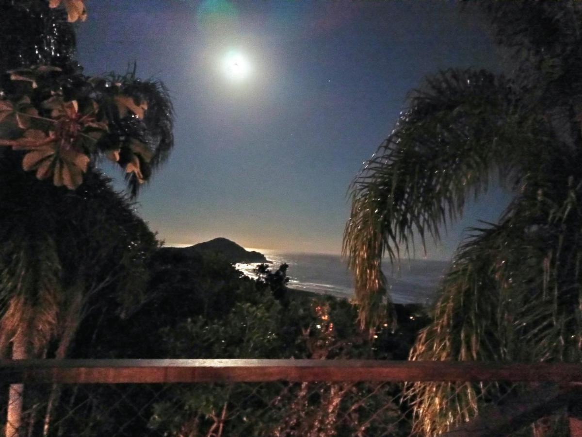 プライア・ド・ローザ La Roca Houseヴィラ エクステリア 写真
